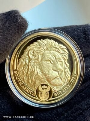 Moneda de oro de 1 onza con el león de los Cinco Grandes de 2022