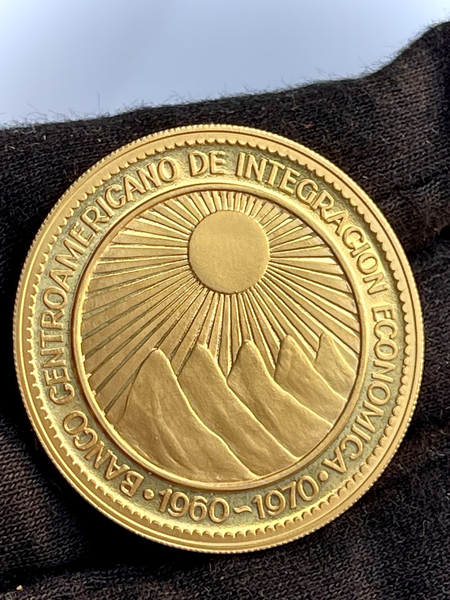 Centroamericanos 1970 50 gold pesos proof