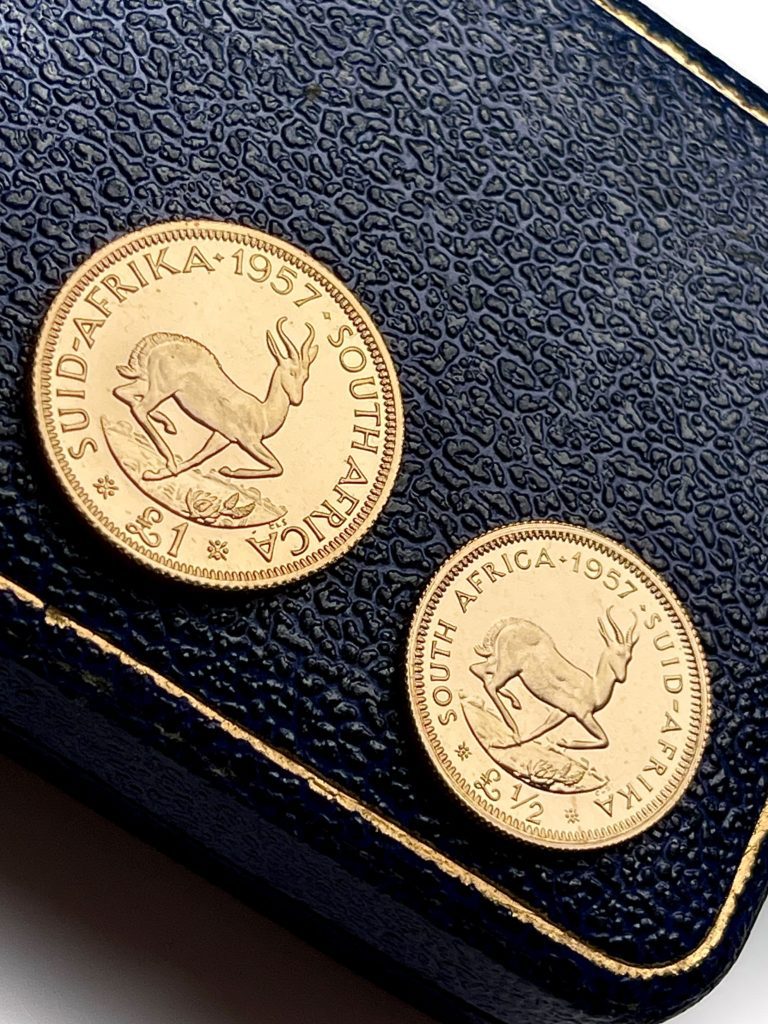 Золотая проба Южно-Африканского фунта 1957 года, оригинальный футляр