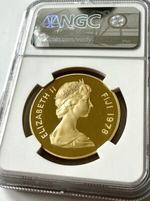斐济-1978-250美元-带状鬣蜥-NGC-PF69-ucam_2 斐济1978年250美元同源鬣蜥NGC PF69 UCAM