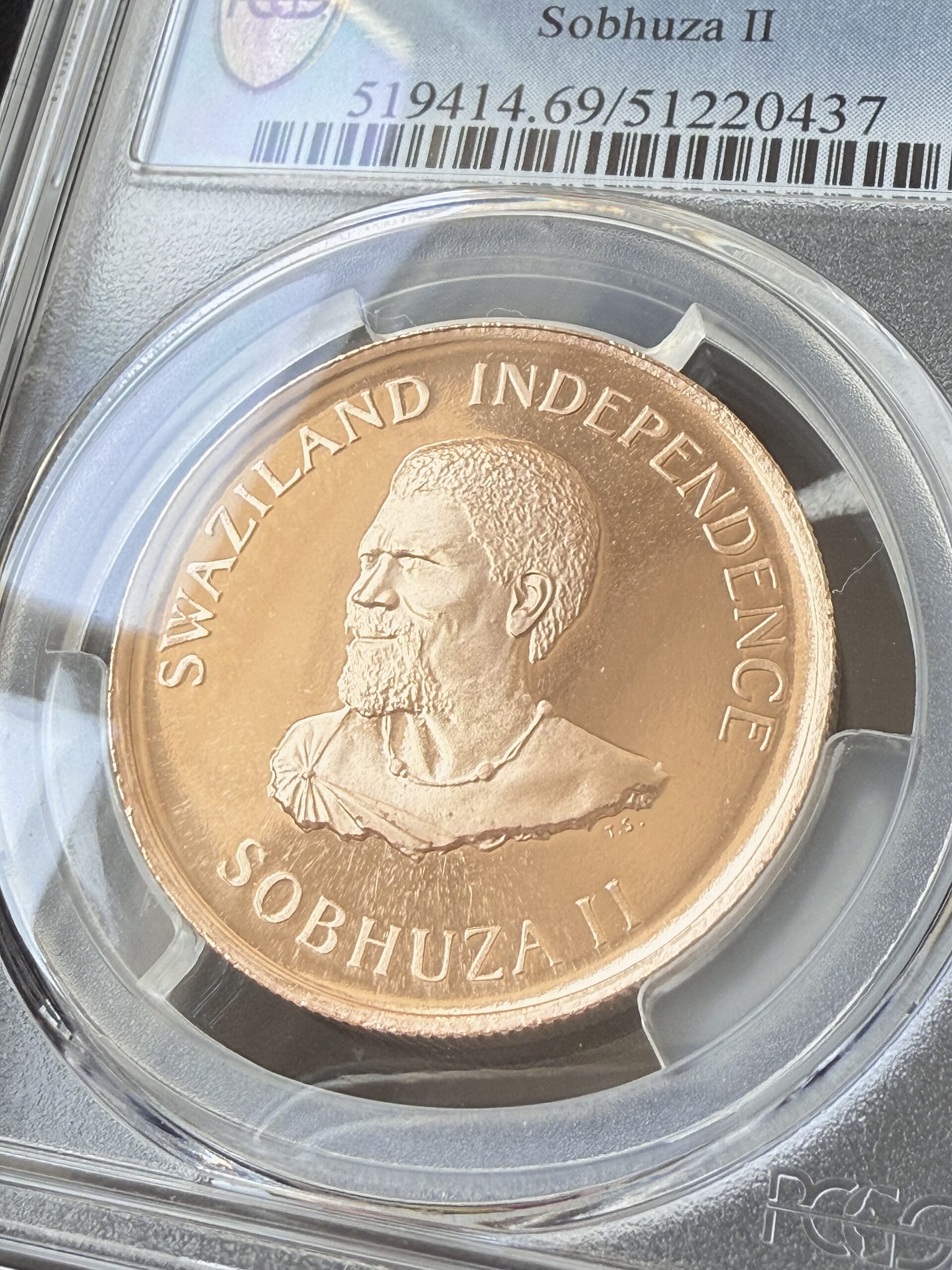 Qiz birinchi marta sikni soradi Siqish va ovqatlanish, albatta, ajoyib