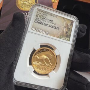 Australia 2015 100 AUD 1 oz oro Kaenguru altorilievo uno dei primi 300 coniati NGC PF70 Ultra Cameo con scatola e certificato di autenticità