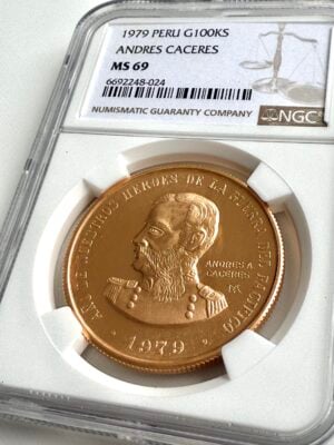 秘鲁 1979 100000 索雷斯 Andres Caceres 1盎司黄金 NGC MS69