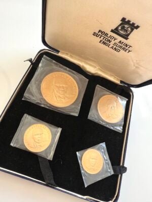 1975 年塞内加尔利奥波德·塞达尔·桑戈尔金币套装 – Pobjoy Mint,原装盒 4 枚硬币