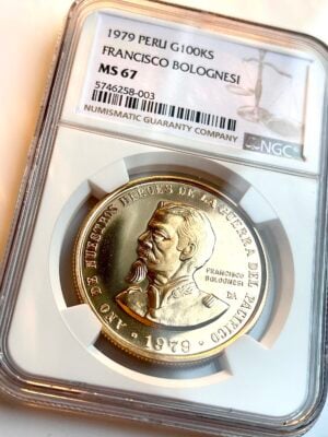 Pérou 1979 pièce d'or 100 000 Soles de Oro dans un support NGC ; revers avec armoiries et légendes nationales « BANCO CENTRAL DE RESERVA DEL PERU », « CIEN MIL SOLES DE ORO », « UNA ONZA TROY ORO 0.900 ».