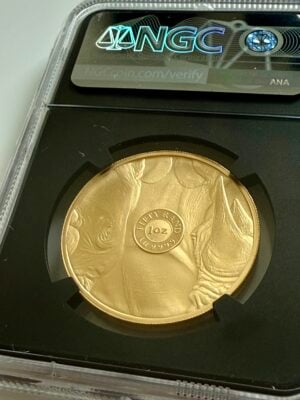suedafrica-2020-big-five-rhinoceros-series-i-1-oz-proof-gold-fdi-ngc-pf70-ucam_2 Sudafrica 2020 Big Five Rhino 1 oz Gold Proof in NGC-Holder PF70 Ultra Cameo, primo giorno di emissione, etichetta firmata a mano con il logo della Zecca sudafricana; retro con testa di rinoceronte, medaglione con stemma, iscrizione SUD AFRICA e BIG FIVE 2020.