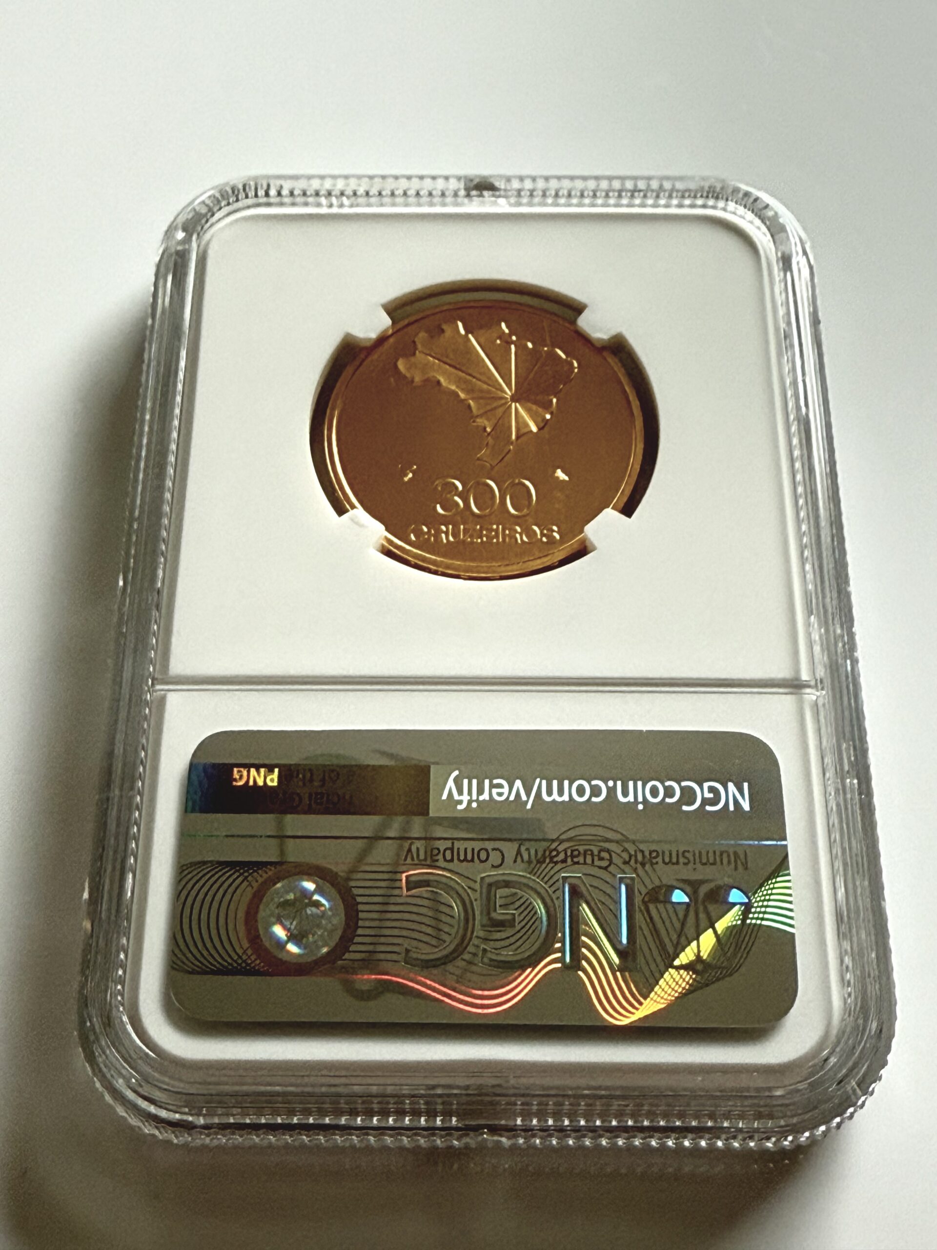 brasilien-1972-150-jahre-unabhangigkeit-gold-ngc-ms64_3 Brasilien 1972 300 Cruzeiros Gold Independence Anniversary im NGC-Holder MS64 mit Doppelporträt, Cert 8582265-007