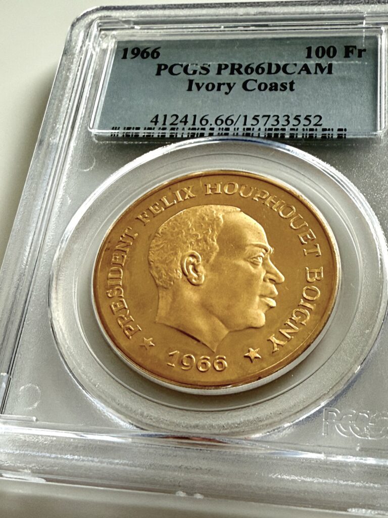 Elfenbeinküste 1966 100 Francs Goldmünze Präsident Félix Houphouët-Boigny PCGS PR66DCAM im Kunststoffhalter