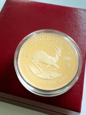 克鲁格兰德 1997年 1盎司金质 Springbok 30年陈酿 Privy 胶囊图案,红色展示盒