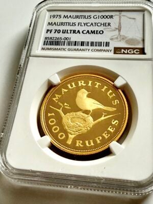 Mauritius 1975 1000 Rupees Gold Mauritius Flycatcher im NGC-Holder PF70 Ultra Cameo, Cert 8582265-001, Conservation Series