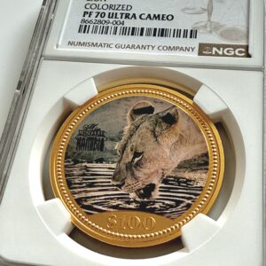 Namibia 1995 100 Dollar Miss Universe Lion colorierte Goldmünze NGC PF 70 Ultra Cameo im Halter