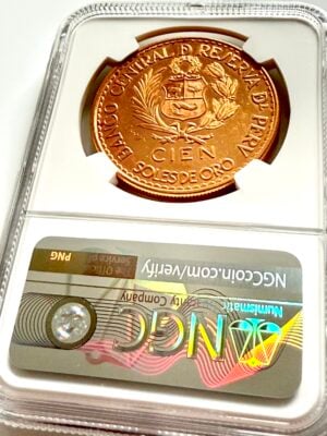秘鲁-1966-100-100-海战百年-NGC-ms63_2 秘鲁1966年100索尔金币“海战百年纪念”,NGC持有者,等级为MS63。
