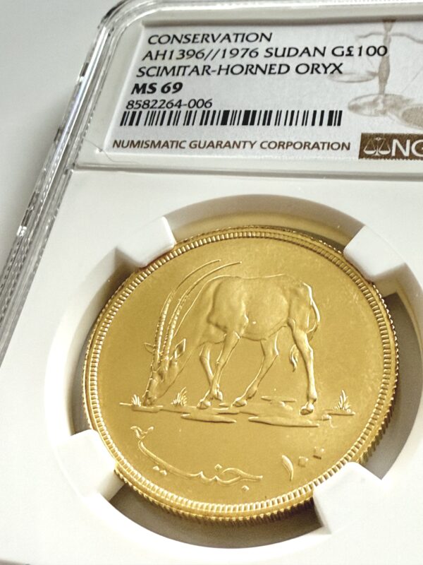 Sudan 1976 AH1396 Gold 100 Pounds Scimitar-horned Oryx im NGC-Holder MS69 mit gut sichtbarer Rändelung
