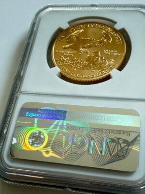 美国-2006-50美元-美国鹰-20周年纪念-反向证明-NGC-pf70_2 美国 2006-W 50美元美国鹰金币反面精制1盎司,NGC支架PF70 Ultra浮雕,附美国铸币雕刻系列——约翰·梅尔坎蒂签名标签,出自20周年套装