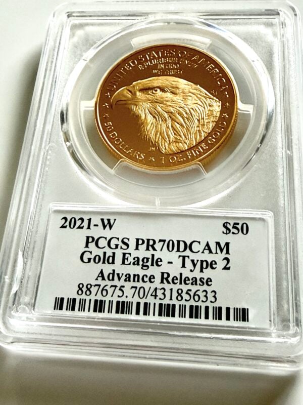 2021-W Gold American Eagle Type 2 Proof 1 oz – PCGS PR70DCAM Advance Release im Holder mit Adler-Reverse und Label $50