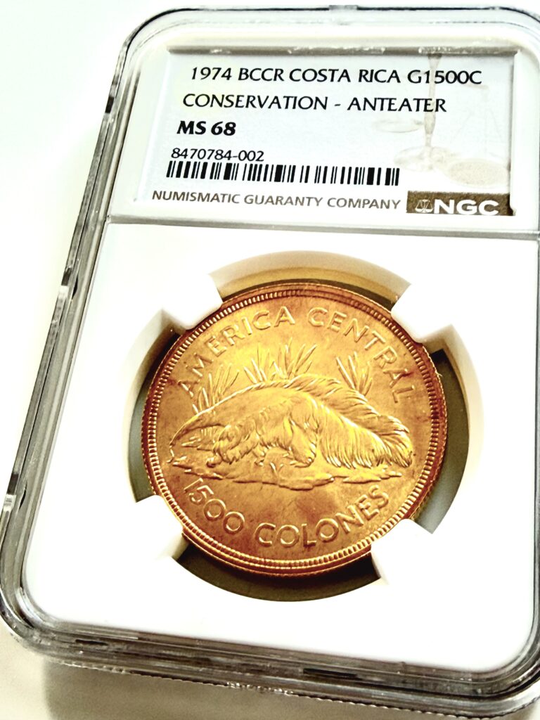 Costa Rica 1974 1 500 Colones Pièce d'or Fourmilier de la série Conservation dans un support NGC avec un grade de qualité MS68.