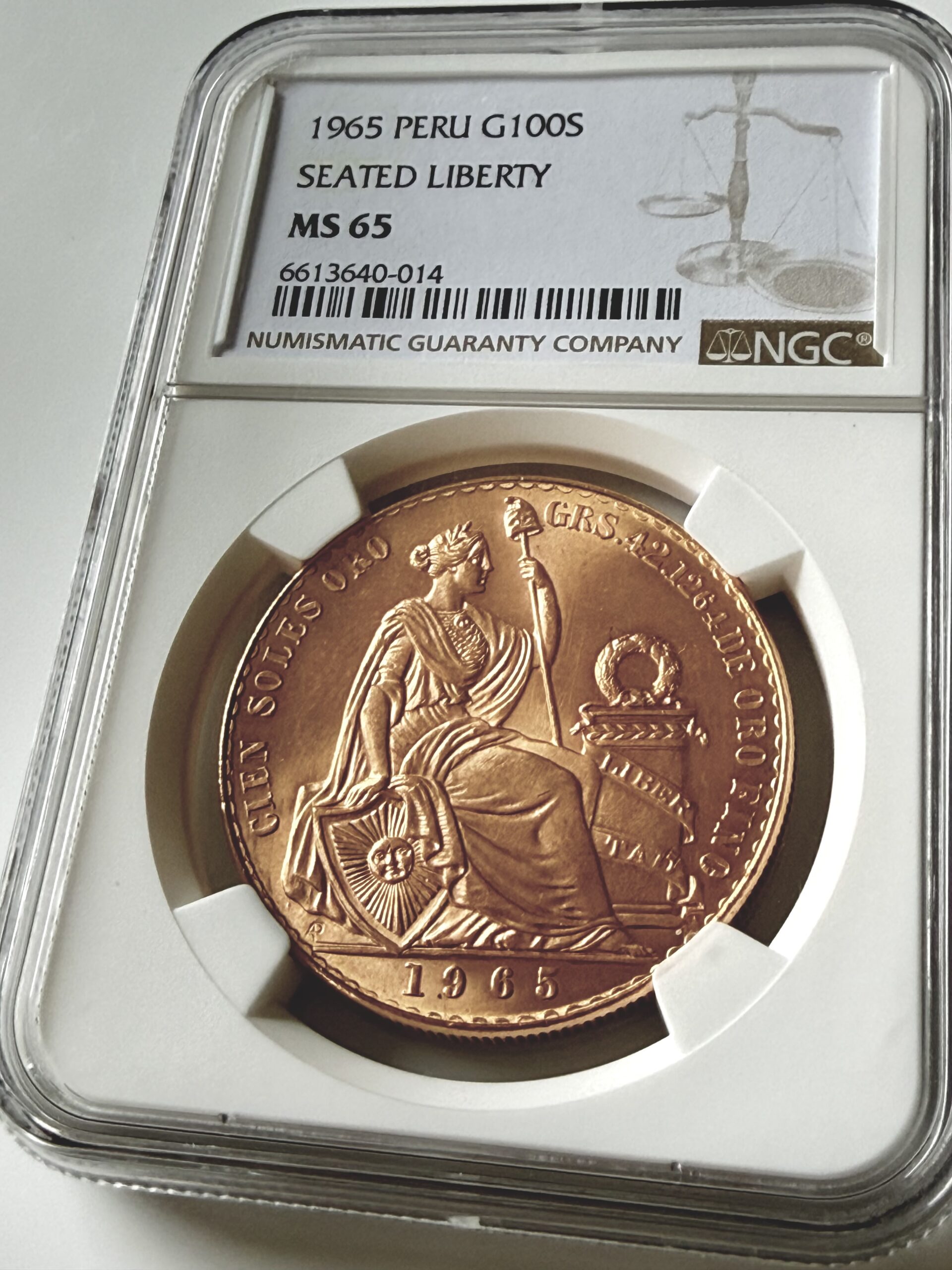 秘鲁- 1965年- 100 鞋底- 坐姿自由女神- 金质- NGC MS65 - RareCoin
