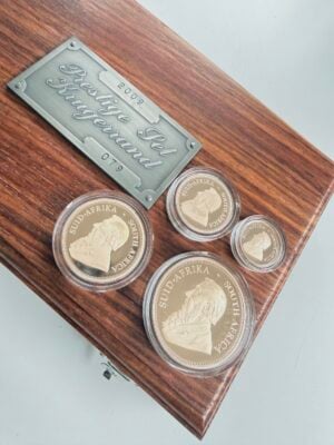Sudafrica 2009 Kruegerrand Prestige Set 4 Monete d’Oro Proof_2 Sud Africa 2009 Krugerrand Prestige Set - 1 oz 1/2 oz 1/4 oz 1/10 oz Gold Proof - in cassa di legno