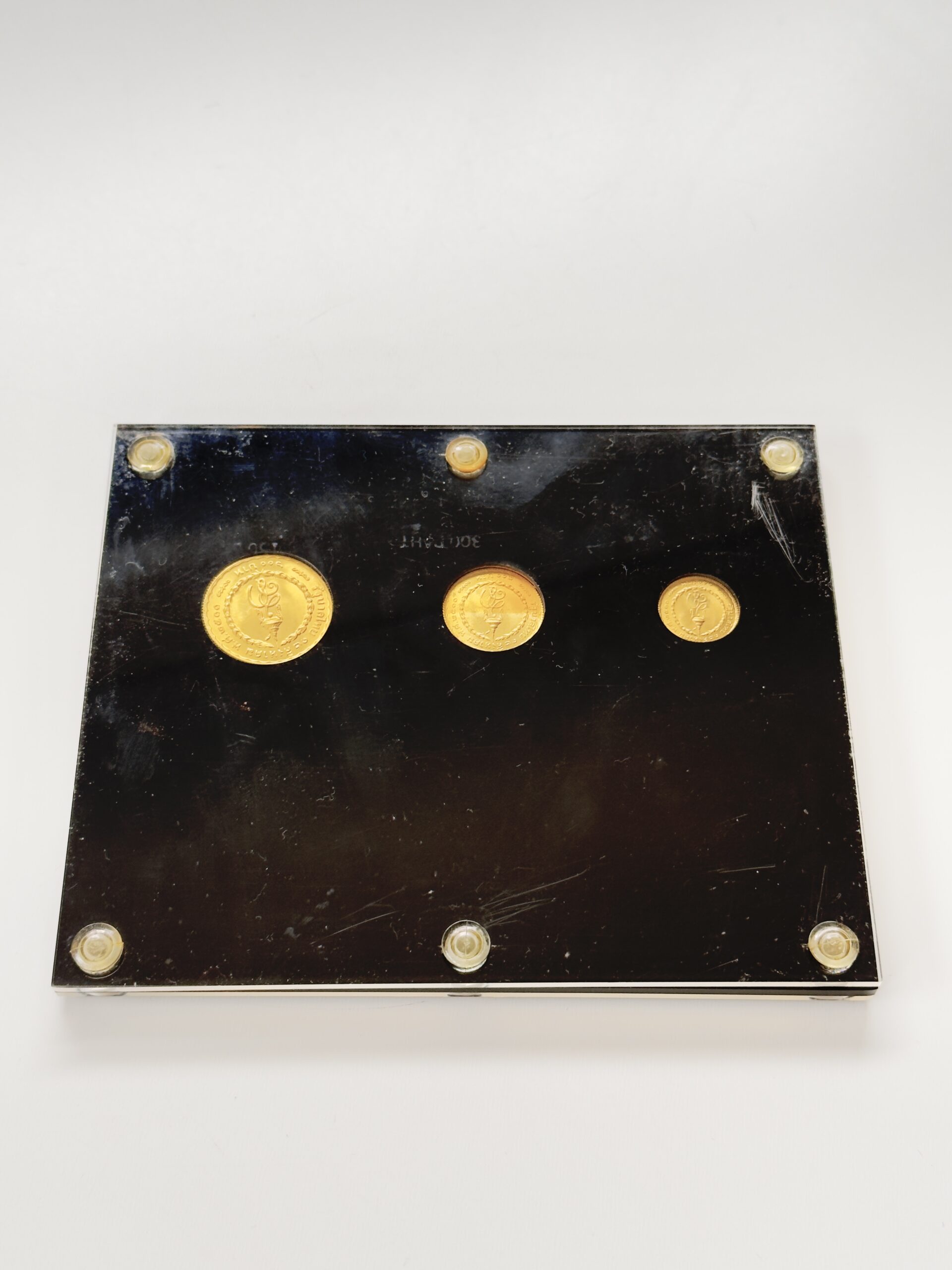 Thaïlande-1968-600-300-150-baht-reine-sirikit-36-anniversaire-or-ensemble-3-pièces_2 Thailand 1968 Goldmünzen Set 600 300 150 Baht Queen Sirikit 36 Geburtstag Original Etui