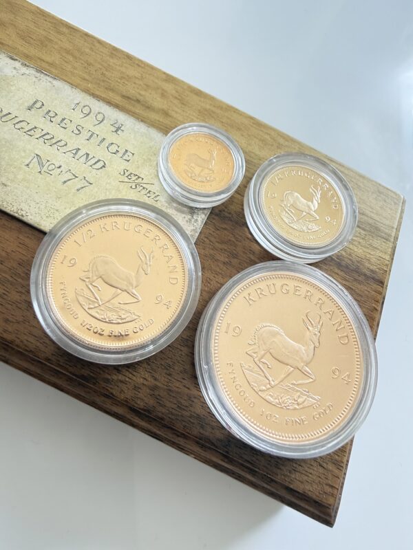 Südafrika - Krügerrand - 1994 - Gold Proof Prestige Set - vier Münzen in Kapseln auf Holzbox mit Plakette