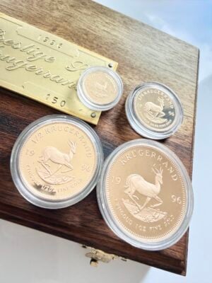 Afrique du Sud - Krugerrand - 1996 - Coffret Prestige Or Belle Épreuve - quatre pièces sous capsules dans un coffret en bois avec plaque en laiton