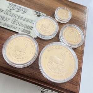 Afrique du Sud - Coffret Krugerrand Édition Centenaire 1999 - Coffret en bois avec certificat d'authenticité et 5 pièces encapsulées sur un insert en velours rouge
