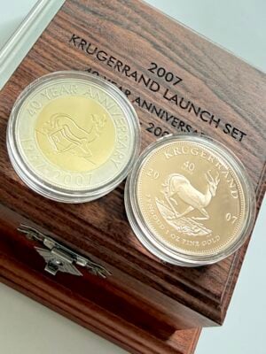 Sudáfrica 2007 Krugerrand 40.º aniversario: oro proof de 1 oz con grabado de aniversario en caja de madera