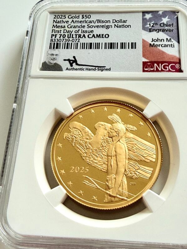 NGC-zertifizierte Goldmünze der Mesa Grande Sovereign Nation von 2025, Native American/Bison Dollar, First Day of Issue, bewertet mit PF70 Ultra Cameo.
